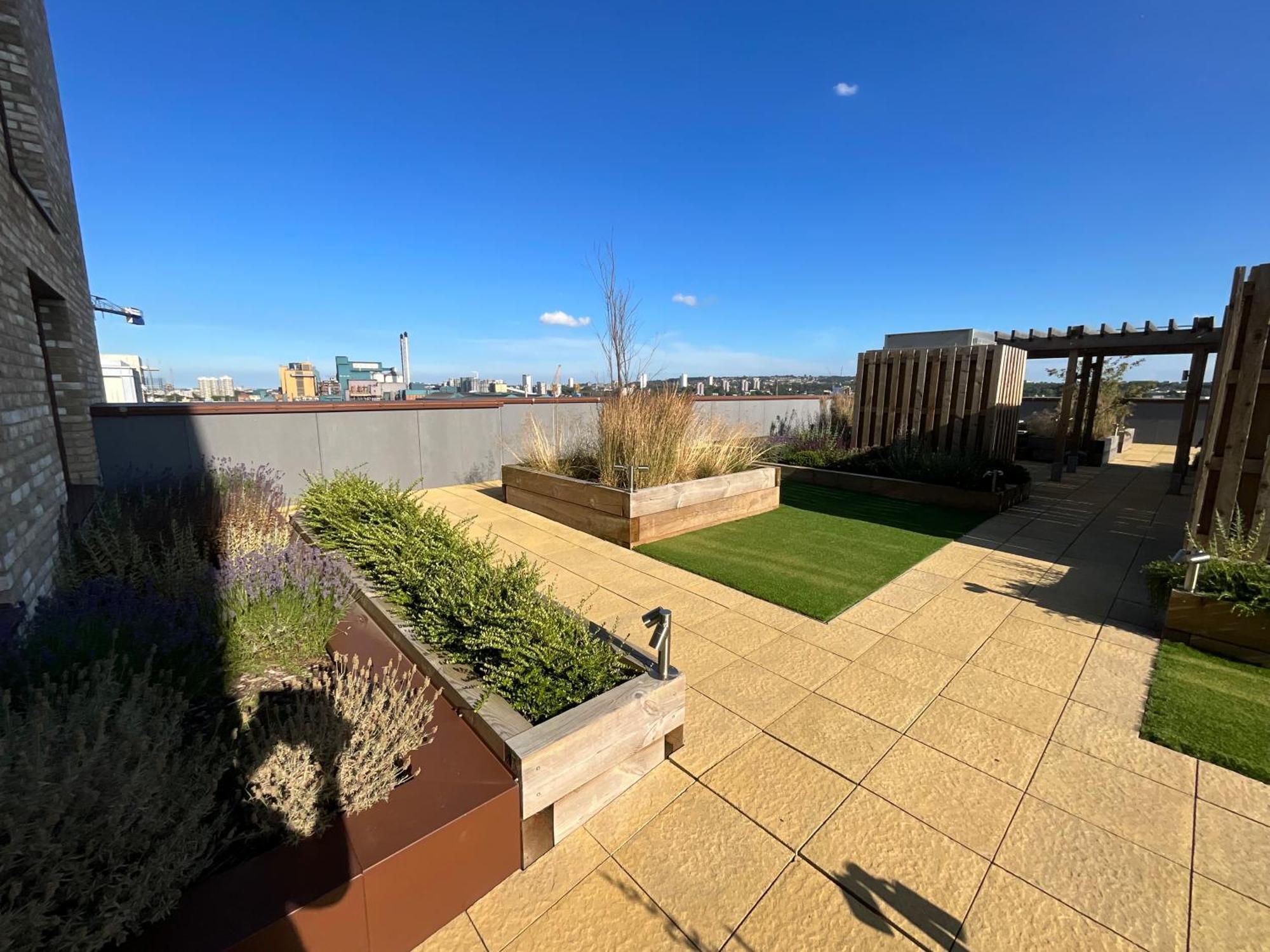 Deluxe Double Bed In Shared Apt Near Canary Wharf, City Airport & O2 Arena With Thames View Londyn Zewnętrze zdjęcie