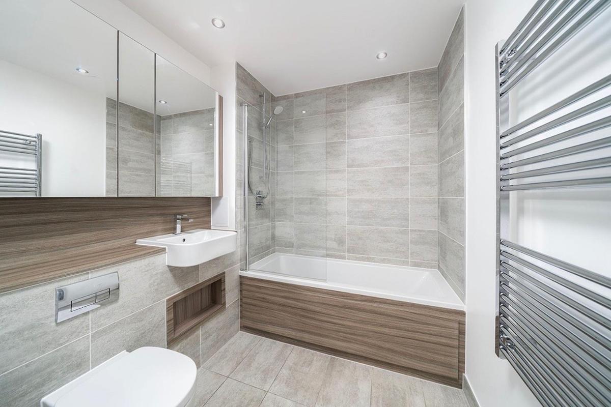 Deluxe Double Bed In Shared Apt Near Canary Wharf, City Airport & O2 Arena With Thames View Londyn Zewnętrze zdjęcie