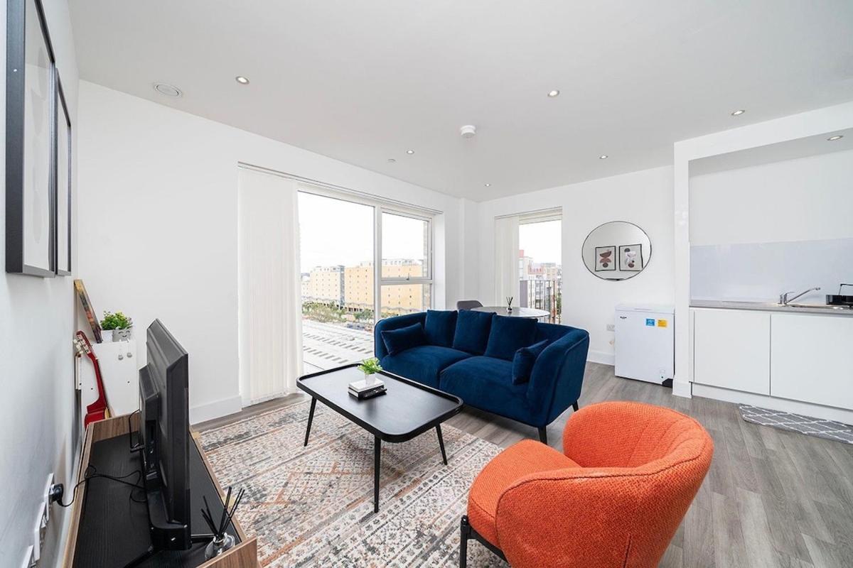 Deluxe Double Bed In Shared Apt Near Canary Wharf, City Airport & O2 Arena With Thames View Londyn Zewnętrze zdjęcie